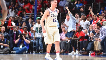  尼姆主场雨战险胜收获宝贵三分