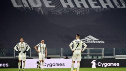  那不勒斯逆转米兰，终结对手不败金身  