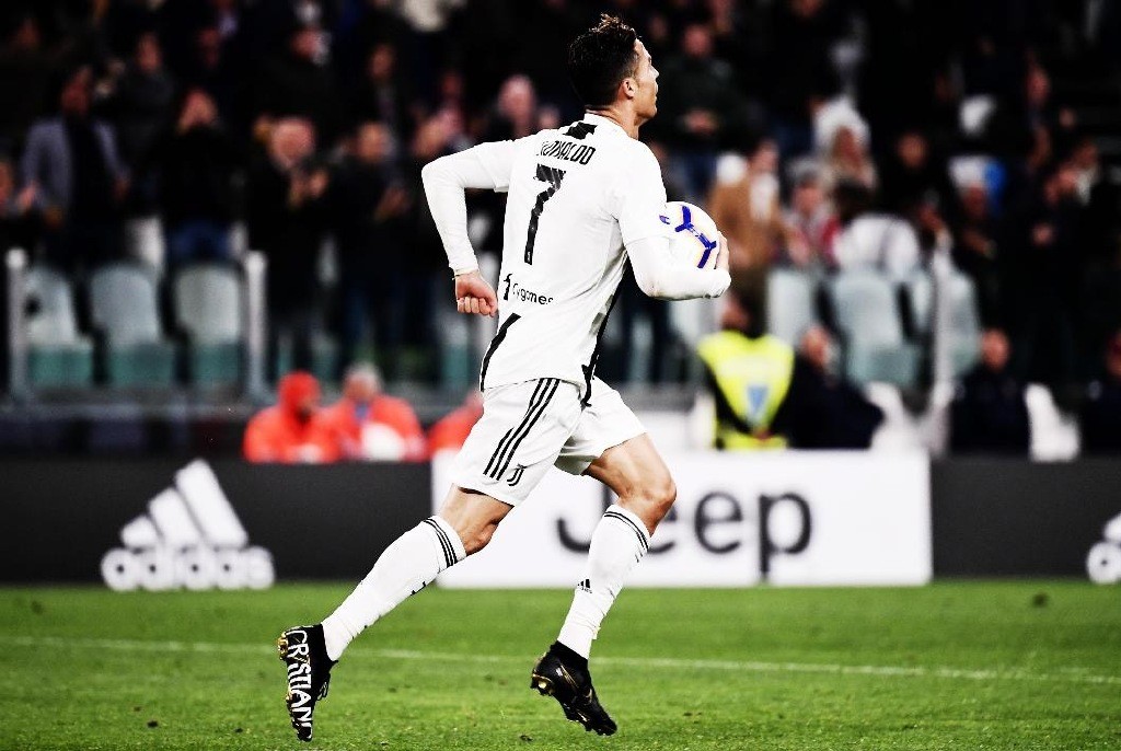  雷恩定位球战术显神威，高空轰炸奠定胜局基础